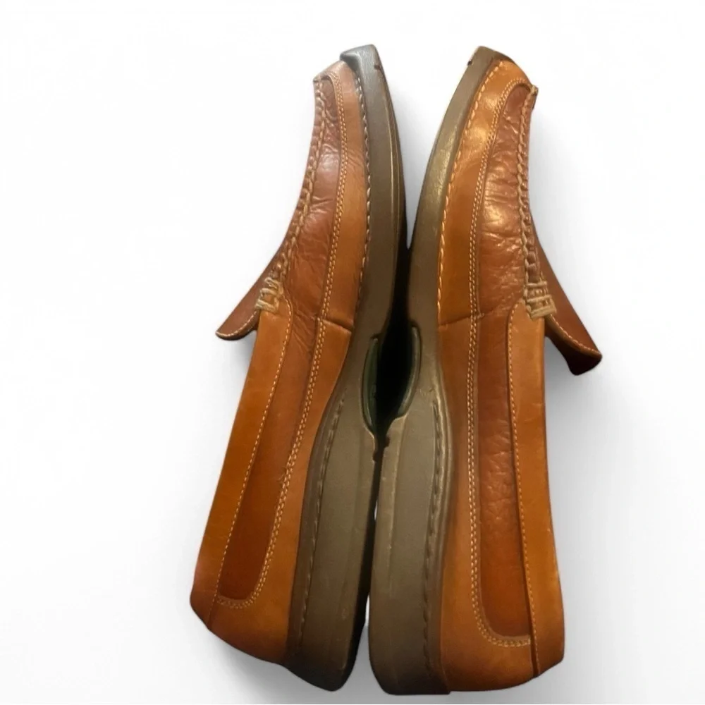 HS Trask Rover Hand-sewn Loafer in two tone brown leather size 9.5 men’s
